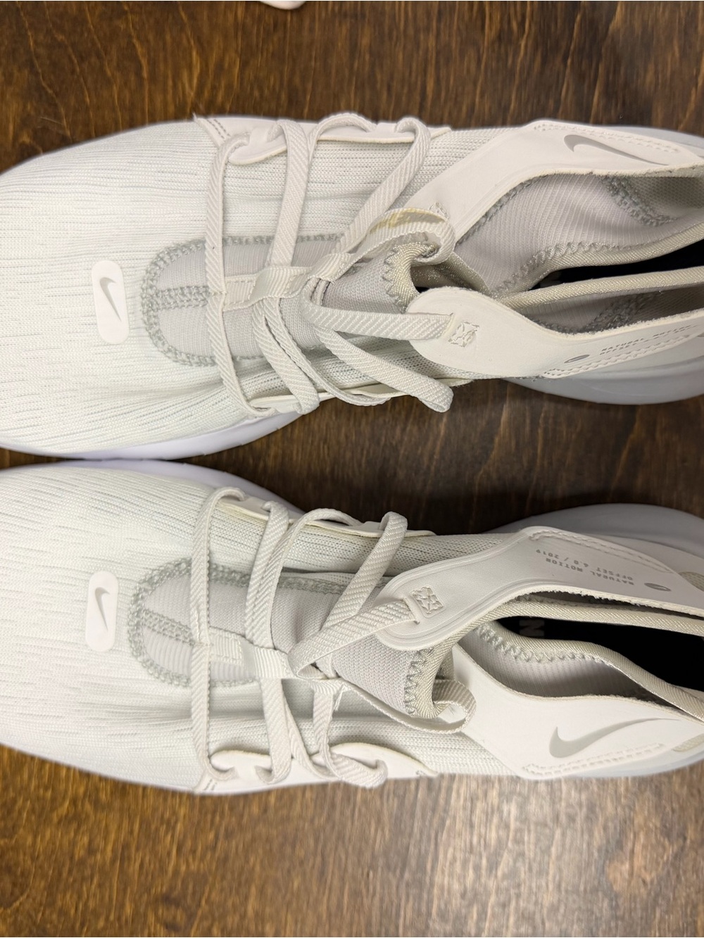 Nike Women’s White/Light Gray Athletic Running Shoes